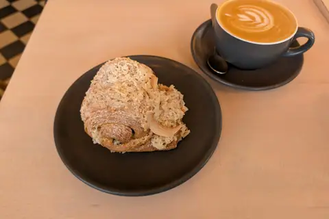 Travellers Café photo 4